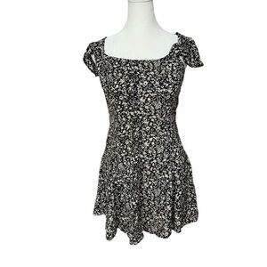 Evie Women’s Black and White Floral Mini Dress Size Small